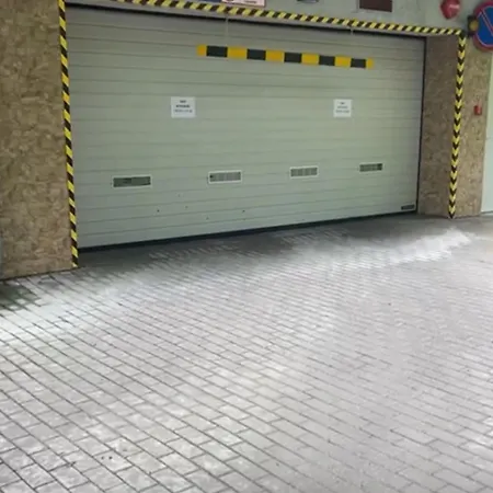 Srodkowa Widok Na Gory 1 Pietro Garaz Gratis *