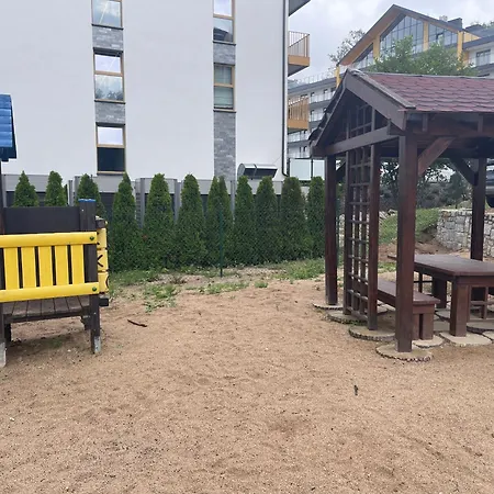 Srodkowa Widok Na Gory 1 Pietro Garaz Gratis